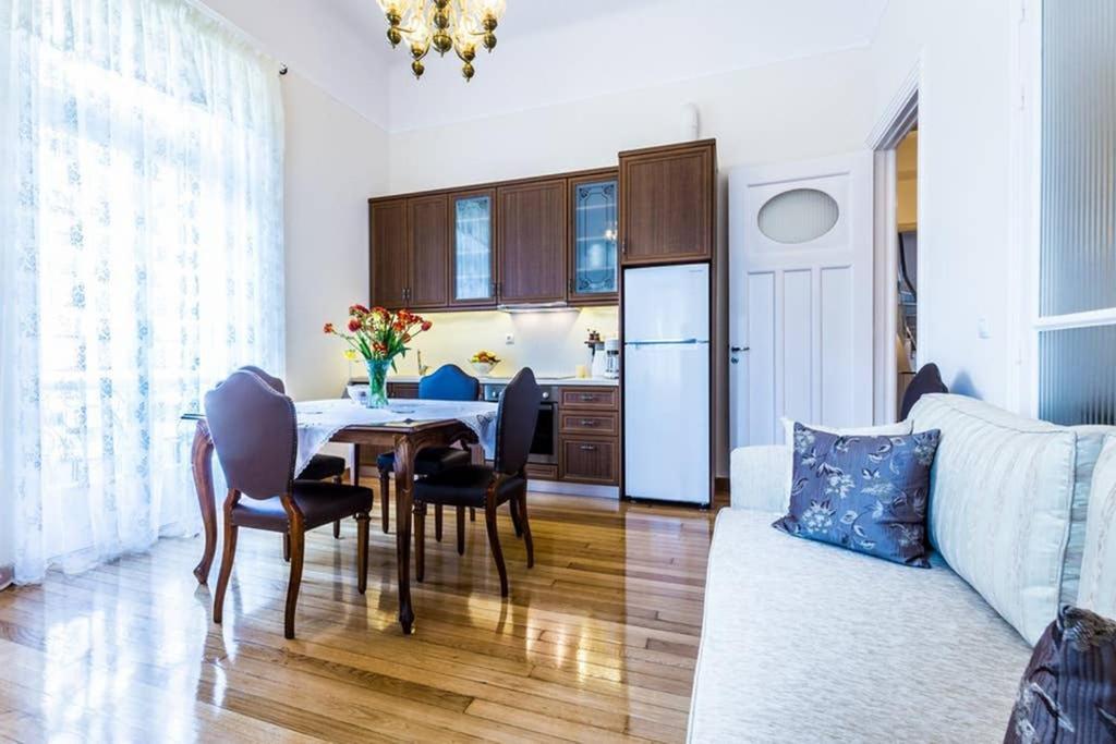 Neoclassical Apartment With 3 Bedrooms In Piraeus Pireu Exterior foto