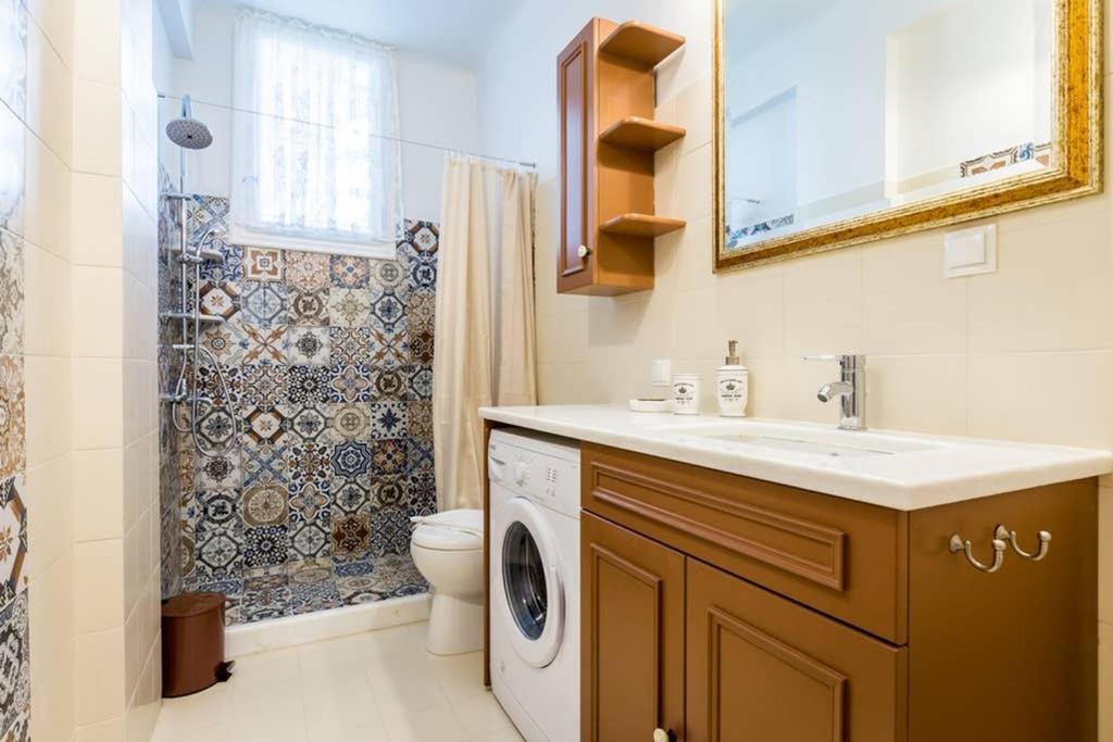 Neoclassical Apartment With 3 Bedrooms In Piraeus Pireu Exterior foto