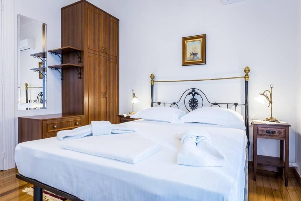 Neoclassical Apartment With 3 Bedrooms In Piraeus Pireu Exterior foto