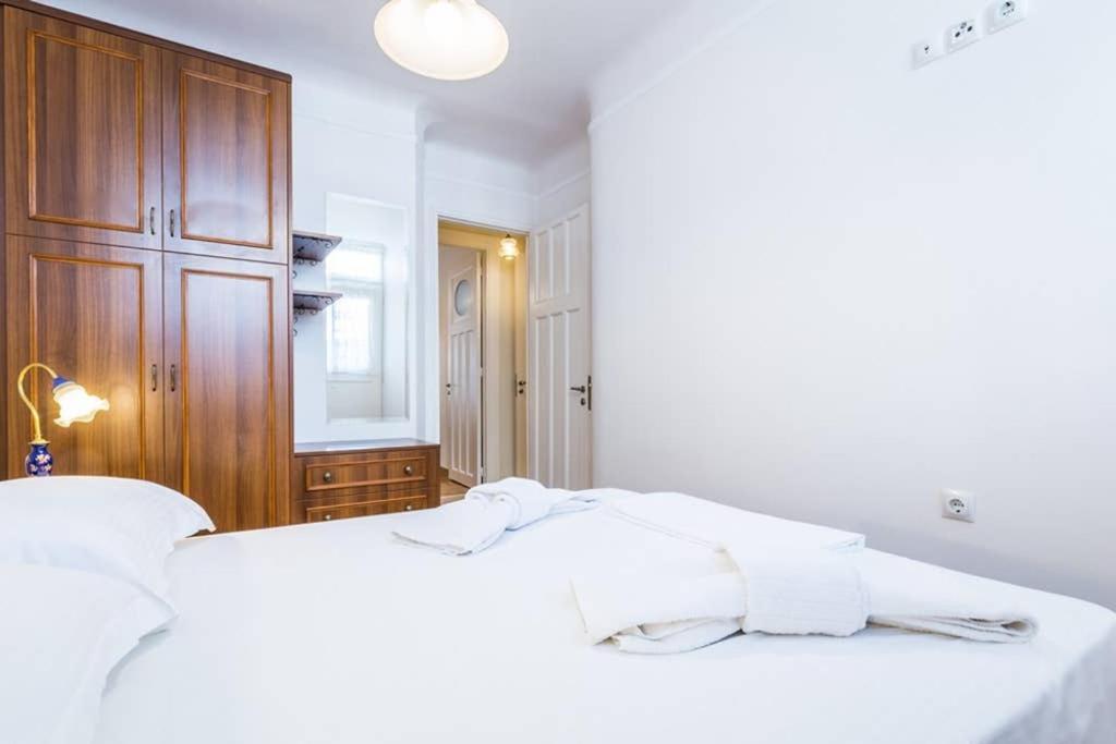 Neoclassical Apartment With 3 Bedrooms In Piraeus Pireu Exterior foto