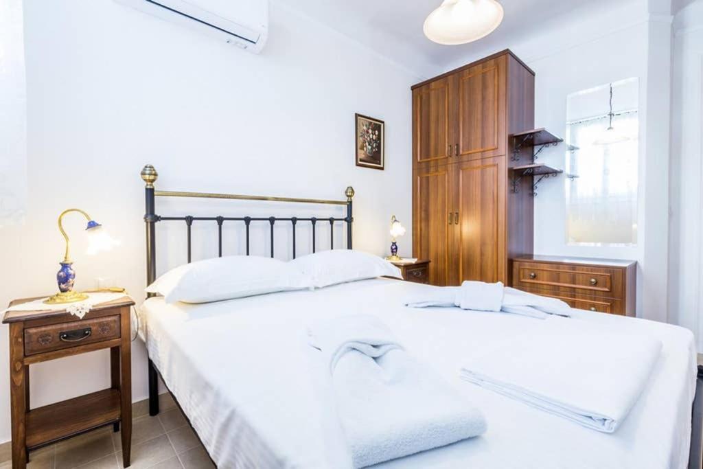 Neoclassical Apartment With 3 Bedrooms In Piraeus Pireu Exterior foto