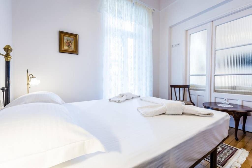 Neoclassical Apartment With 3 Bedrooms In Piraeus Pireu Exterior foto